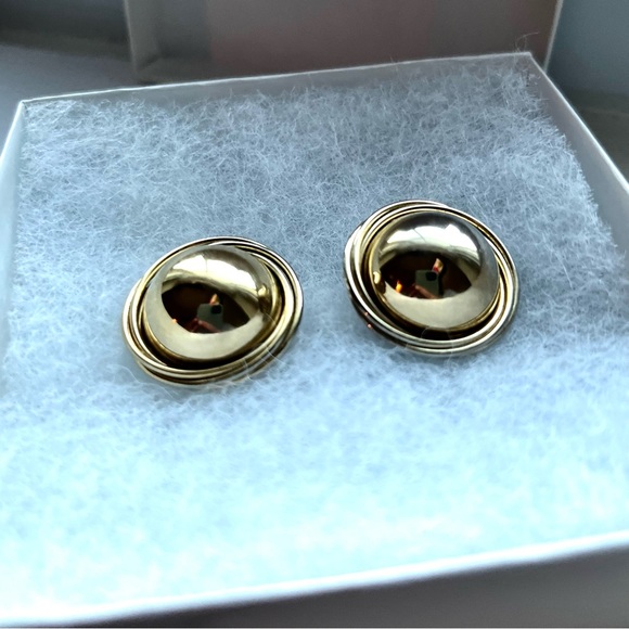 Vintage Boutique Gold ball knot stud earrings - Picture 12 of 16